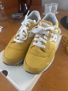 Saucony Yellow mustard Jaime shoes